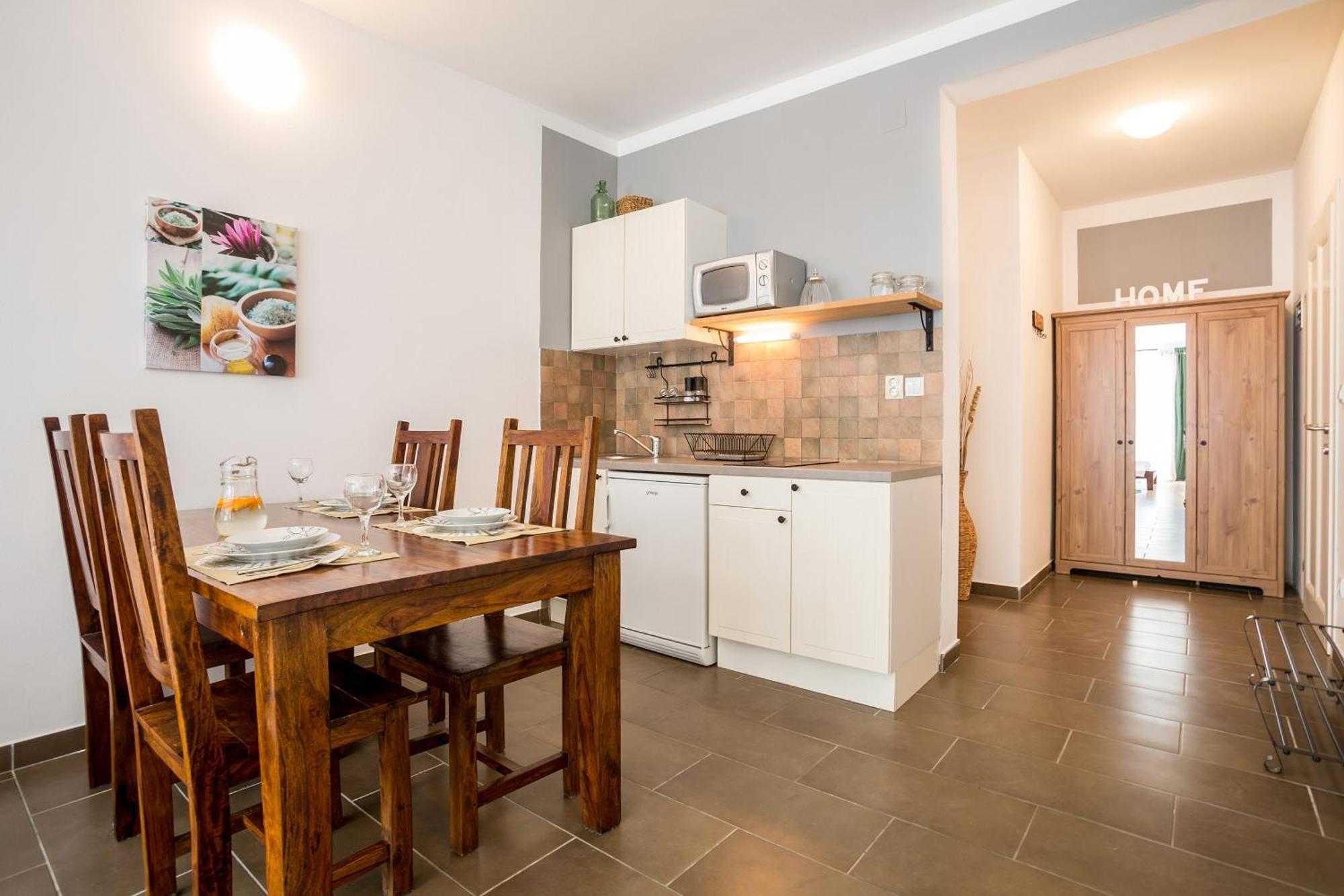 Zlatni Bol Apartments חדר תמונה
