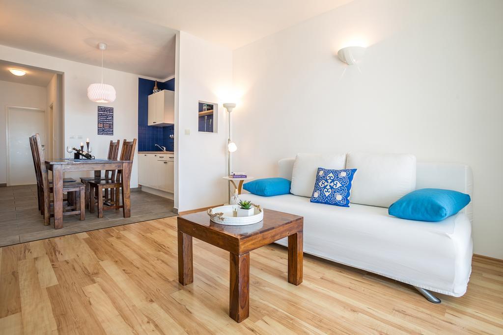 Zlatni Bol Apartments מראה חיצוני תמונה