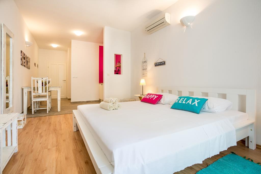 Zlatni Bol Apartments חדר תמונה