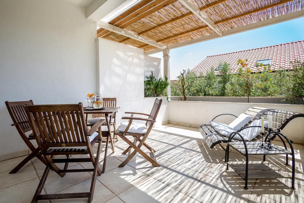 Zlatni Bol Apartments מראה חיצוני תמונה