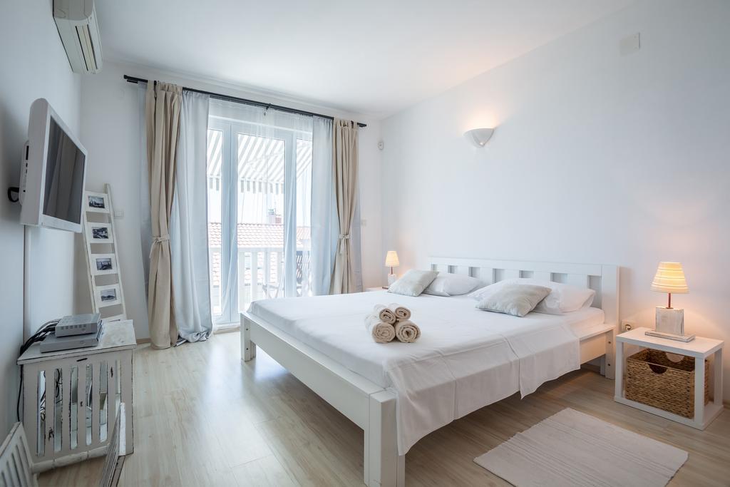 Zlatni Bol Apartments חדר תמונה
