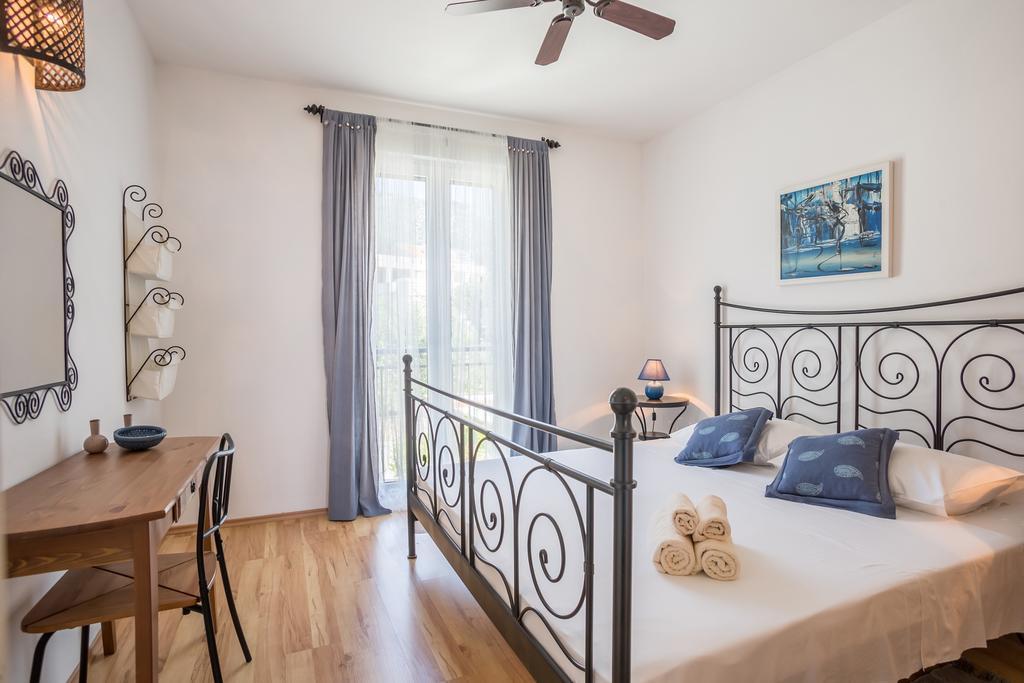 Zlatni Bol Apartments מראה חיצוני תמונה