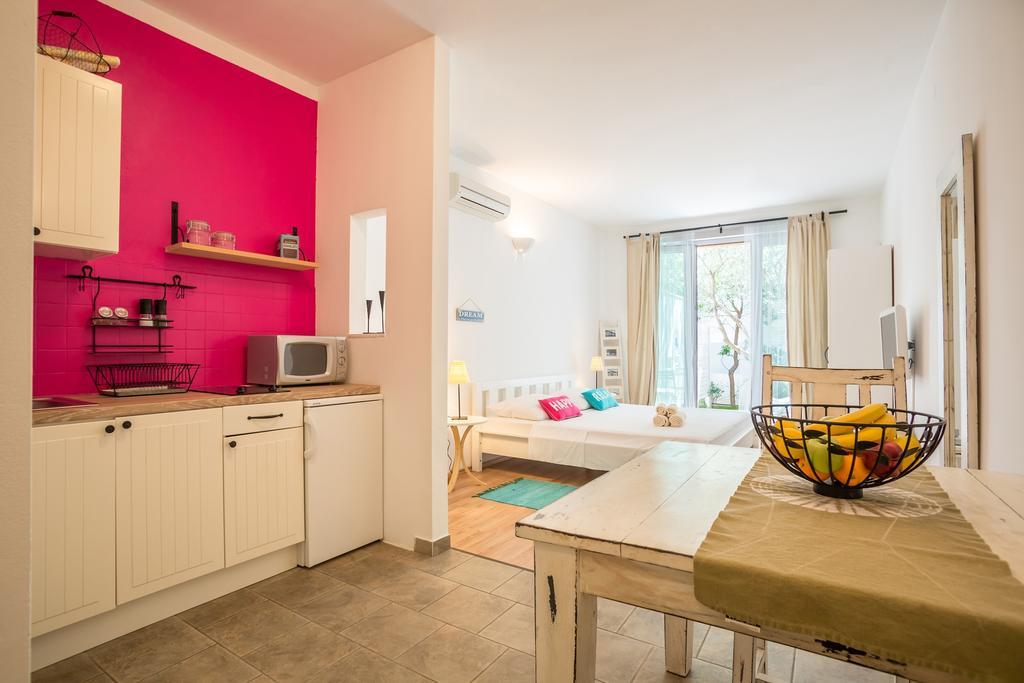 Zlatni Bol Apartments חדר תמונה