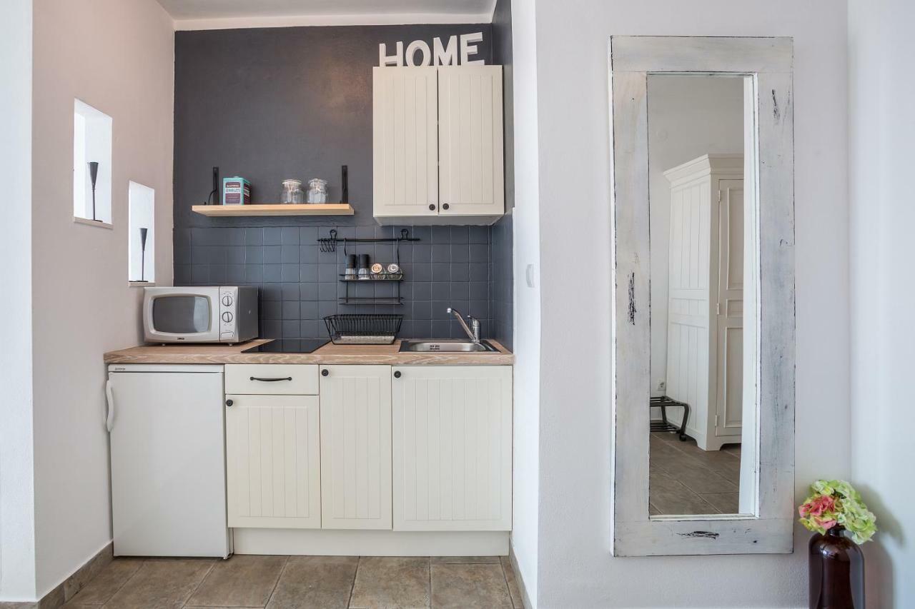 Zlatni Bol Apartments מראה חיצוני תמונה